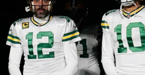 Aaron Rodgers just 'buried' the Bears one last time with an unimaginable gift to the Packers!