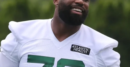 The Cowboys are negotiating with a veteran OT – 75 games of experience and a secret connection to the coach!