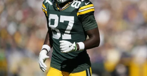 The Packers just ruthlessly cut a long-time legend who had just stepped onto the field for his final OTA - the reason shocked fans.