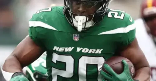 Chiefs Shock NFL with Blockbuster Trade for 1,585-Yard Dual-Threat Superstar!