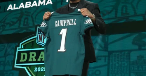 Rookie Linebacker Is Reminding Eagles Fans of Their Legend – The Comparison Is No Coincidence!!