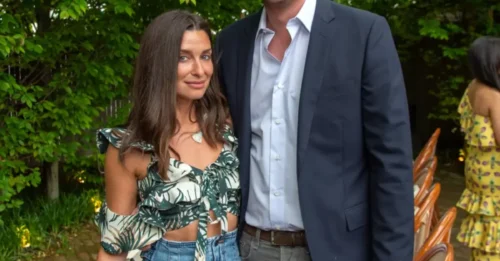 La influencer Candice Miller no acude a la inauguración de la lápida de su marido Brandon porque está enfadada por el colapso financiero de la familia, según fuentes internas.