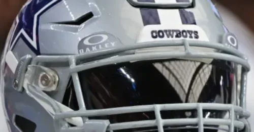 The Cowboys are quietly negotiating with a former 
