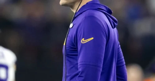 The Vikings’ most expensive coach is about to be shown the door – the price to pay for an OVER-THE-TOP season!