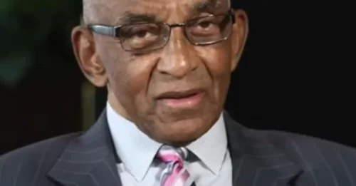 Cowboys Nation in Mourning: Beloved TE and Civil Rights Icon Passes Away at 86