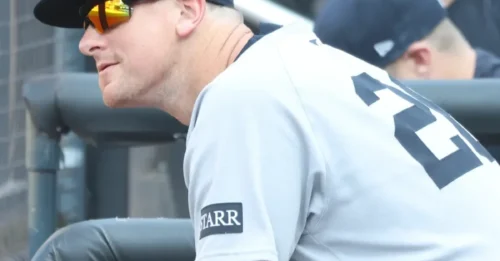 Shocking Move: Yankees Prioritize Chisholm, Threaten to AXE LeMahieu’s $22M Contract!