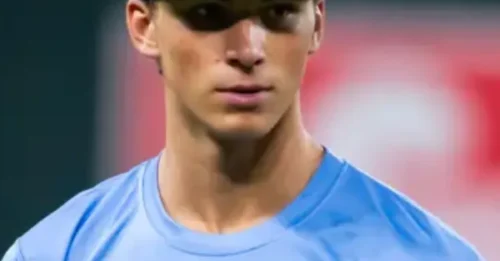 YANKEES STUNNED BY STEAL: Desperate Pivot Leads to Shocking 17-Year-Old Shortstop Pick!
