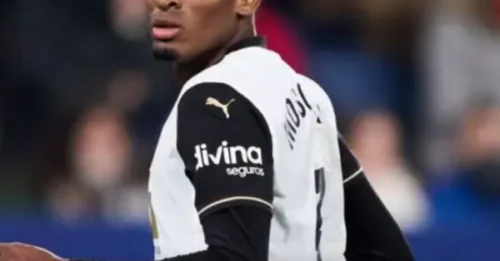 TRANSFER CHAOS:Arsenal Plot SHOCK Move for Elite Defender - Arsenal Ready to Splash Cash – Fans Won’t Believe Who’s on Their Radar!