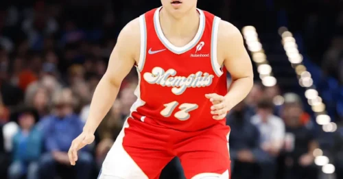 Chicago Bulls just made a shocking move – Fan favorite and NBA’s smallest player just landed a two-way contract with the Bulls!