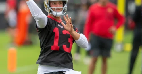 49ers camp: Brock Purdy overcomes getting rolled up in backfield