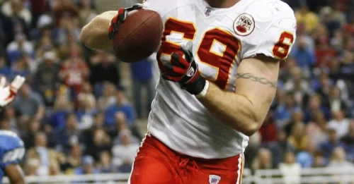 ALLEN SHOCKS NFL: 5 Mind-Blowing Facts About Chiefs' Hall of Famer Jared Allen!