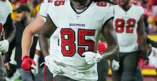 49ers just DROPPED ex-Buccaneers WR in a SHOCKING move—his future in the NFL is now UNCERTAIN!