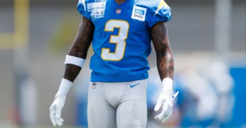 Derwin James’ BLISTERING message to Micah Parsons sends SHOCKWAVES through the league—this feud just reached a WHOLE NEW LEVEL!