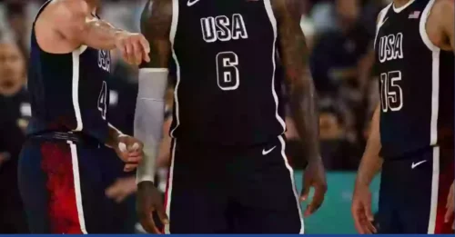 NBA Fans Stunned: LeBron’s Words to Curry Spark Wild Warriors Trade Speculation!