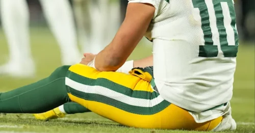 Packers' QB Shocker: Bold Surgery Decision Ahead of Week 1 Rivalry Game Sparks Chaos