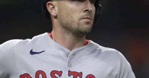 YANKEES’ BOLD STRIKE: Inside the High-Stakes Plan to Lure Red Sox’s Infielder to New York!