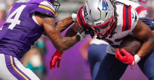 EXCLUSIVE: The REAL reason behind Patriots HC’s bizarre move vs. Vikings will leave fans SPEECHLESS!