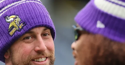 Fans Explode After Kevin O’Connell’s Reaction to Adam Thielen Trade Rumors