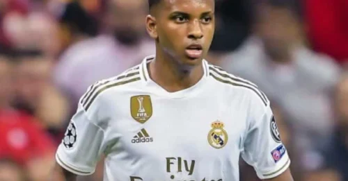 Emirates Shockwave: Arsenal Emerge from Nowhere in Dramatic Late Push to Steal Liverpool's World-Class Signing.