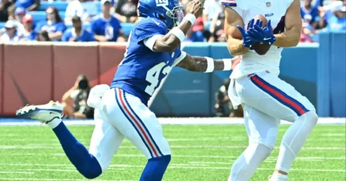 Emergency Double Duty: Unknown Division II Star Seizes Spotlight in Stunning Two-Way Performance Against Buccaneers.