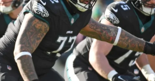 Packers Stun the NFL by Snagging Eagles’ ‘Granite Block’ Kinnard in a Secret Deal