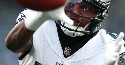 The former Alabama star’s career in Philadelphia officially crumbled after a shocking decision from the Eagles