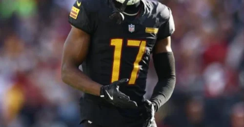 NFL World Stunned: Chiefs Finalize Dream Trade to Arm Patrick Mahomes With Can’t-Refuse $71M Threatt.