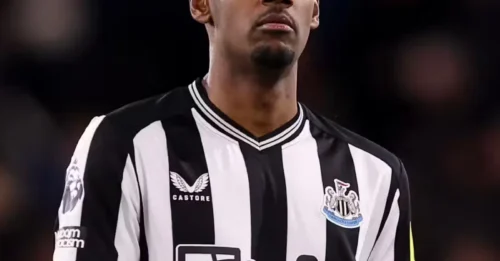 Anfield's Unexpected Advantage: Manager's Public Admission Hands Liverpool Major Boost in Pursuit of Alexander Isak.