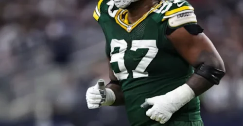 Lambeau Field Rocked: Micah Parsons Arrival Overshadowed by the Bittersweet Farewell to Kenny Clark.
