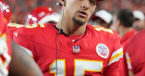 NFL World in Disbelief: Chiefs Legend Stuns Fans by Snubbing Patrick Mahomes from Top 3 QBs Over Bizarre Reason.