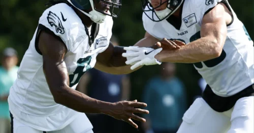 NFC North Earthquake: Stunning $188M Gamble by Packers Positions Eagles as Prime Trade Suitor for Ex-No.13 Selection.