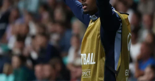 National Scandal: Sweden Boss Takes Huge Risk with Newcastle's Star Striker Isak, Fitness Revelation Stuns Fans.
