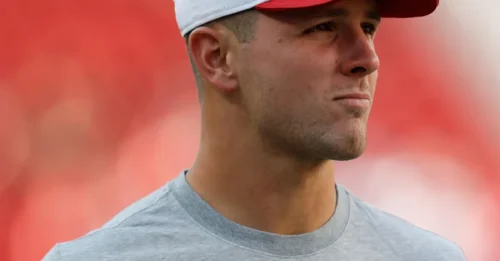 49ers Offensive Bombshell: The Untouchable Weapon Crucial to Brock Purdy's Success That Teams Desperately Wish They Could Stop.
