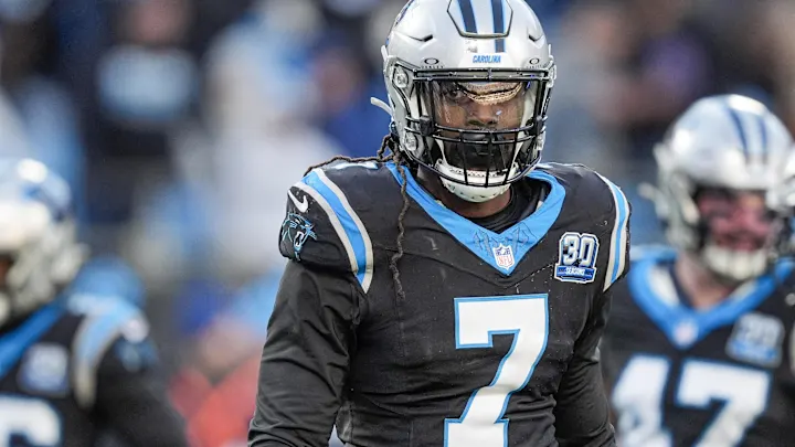 Cowboys' Audacious Move: Targeting a High-Risk, Ex-$20M Draft Kingpin as Parsons' Understudy