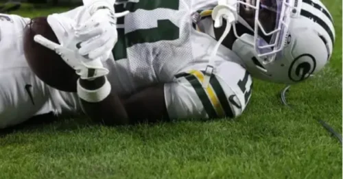 PACKERS NIGHTMARE: Packers' Jayden Reed Exits with Shoulder Injury, Ruled Out