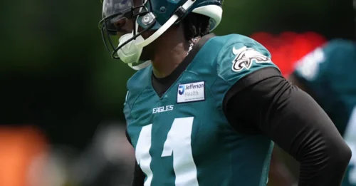 Colin Cowherd DROPS A BOMBSHELL: An Eagles “MONSTER” with 1,496 receiving yards is headed to the Patriots in a blockbuster early-season trade.