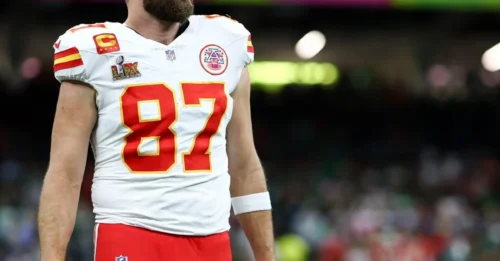 Travis Kelce's UNFORGIVABLE Error Sends Kansas City Chiefs' Playoff Hopes into a TAILSPIN, Leaving Teammates and Fans STUNNED!