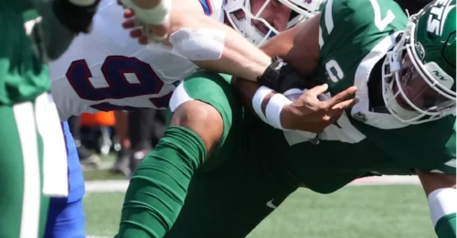 NFL insiders stunned as Bills' unheralded rookie makes play veteran Jets QB will see in his nightmares for years.