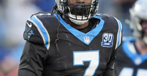 CLOWNEY'S D-DAY: Dallas Insider Reveals Star's Shockingly Early Debut Date After Official Signing.