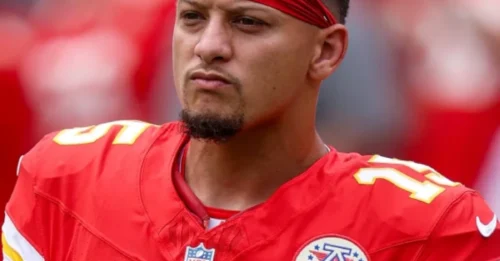 NFL WORLD STUNNED: Chilling Warning from Inside the League Exposes Shocking Flaw That Has Kansas City's Dynasty on the Brink After 0-2 Collapse.