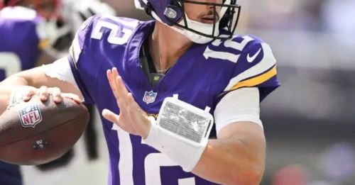 VIKINGS NATION IN DISBELIEF: Unknown Rookie QB Suddenly One Play Away From Shock NFL Debut In Critical Week.