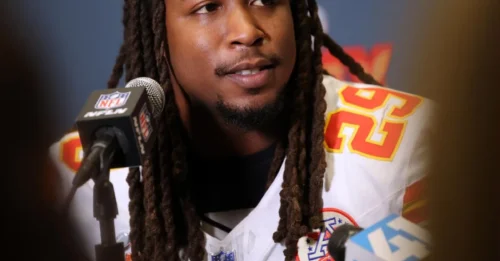 CHIEFS KINGDOM STUNNED: Kareem Hunt Faces Immediate Backlash from NFL After Emotional End-Zone Celebration on First Touchdown.