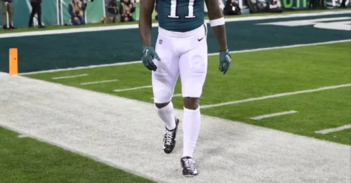 An unimaginable explosion following a controversial statement: A.J. Brown torched the opposing defense with 109 receiving yards, delivering a perfect response that left Coach Sirianni in awe.