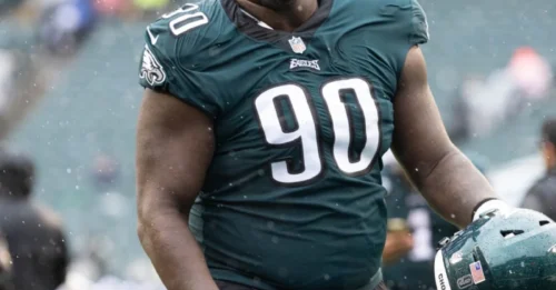 An Unbelievable Twist: Philly’s 26-Pound Slimdown DT Already Has 16 Tackles, Sack & TD in Just 3 Games