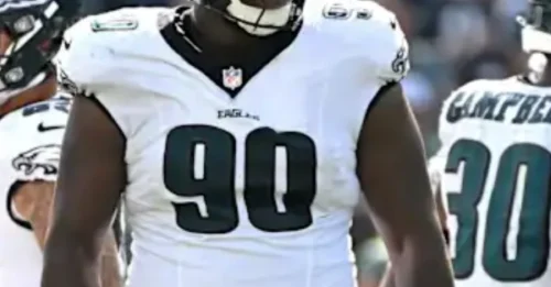 An Unbelievable Twist: Eagles’s 26-Pound Slimdown DT Already Has 16 Tackles, Sack & TD in Just 3 Games