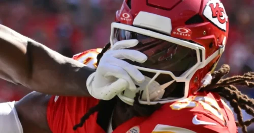 BEHIND THE VICTORY GLARE: Inside the Stunning Regression of a Chiefs Star Armor That Turned a Blowout Win Into a Defensive Nightmare!