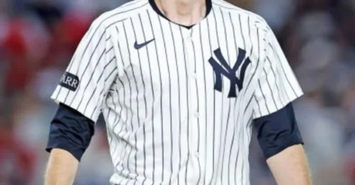 YANKEES NIGHTMARE! Aaron Boone's Curious Hook of Max Fried Unravels in Heartbeat as Bullpen Coughs Up Lead to Red Sox.
