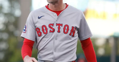 Red Sox Third Base Coach Breaks Silence on the Split-Second Call That Turned a 393-Foot Flyout Into Heartbreak