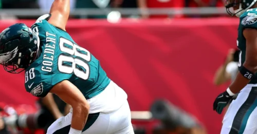 Injury Bug Strikes Philadelphia Eagles Again: Dallas Goedert’s Knee Scare Sends Shockwaves Through the Locker Room