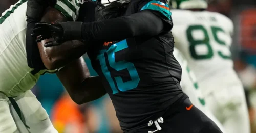 THE LEAGUE IS STUNNED: 49ers consider a STUNNING maneuver, landing a game-changing Dolphins talent to make Nick Bosa EXPENDABLE next season.